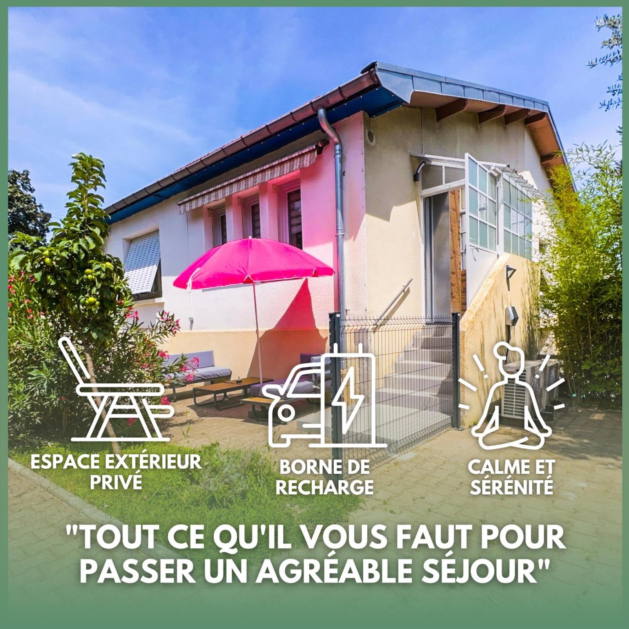 Serenity Suite Vénissieux Oda fotoğraf