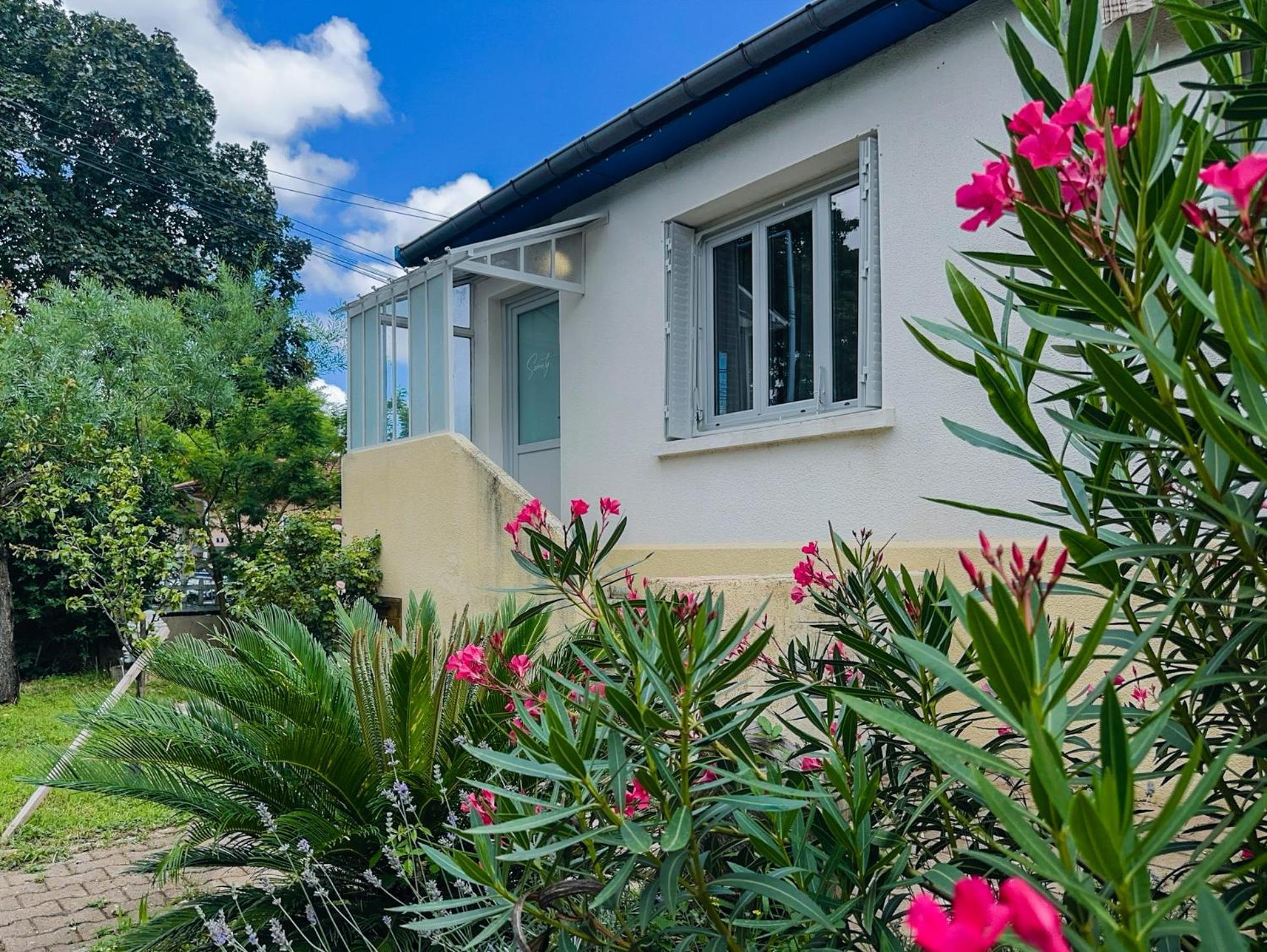 Serenity Suite Vénissieux Dış mekan fotoğraf