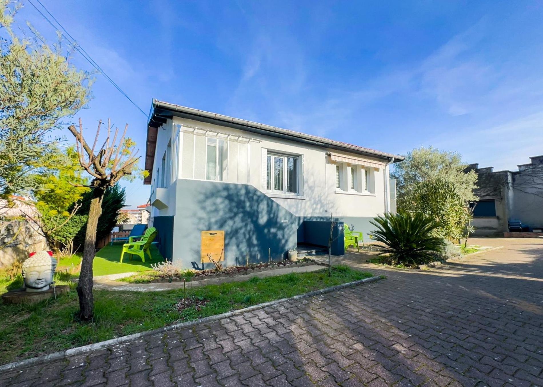 Serenity Suite Vénissieux Dış mekan fotoğraf
